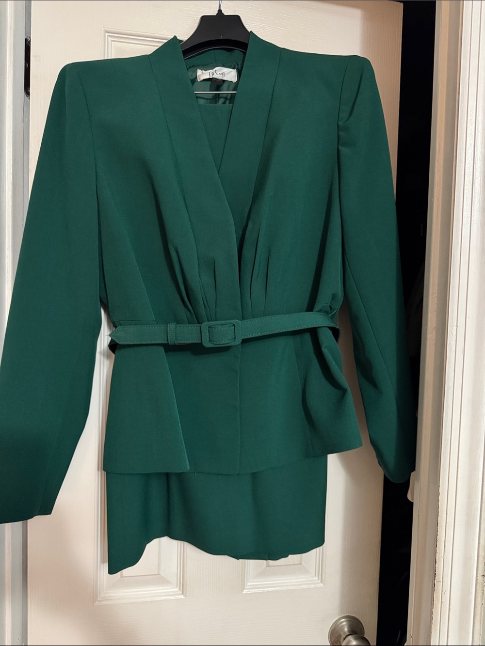 Le Suit Green Belter Womenโs Skirt Suit
